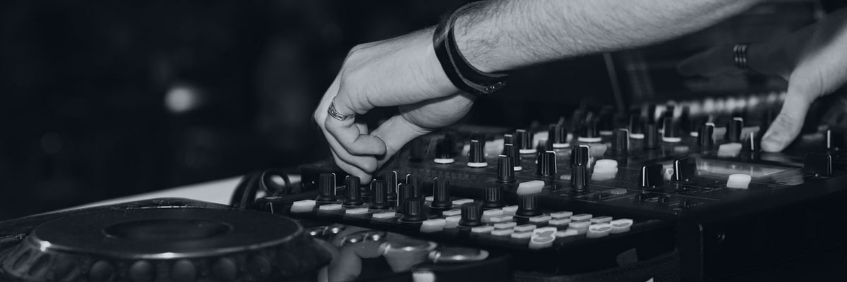 How To Establish Contacts With Music Blogs