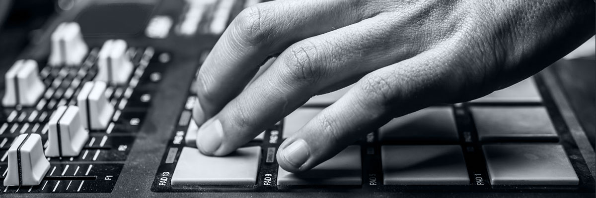 OVERSIZE Sounds From Underground Talents: Four Awesome Artists Under 1,000 Followers